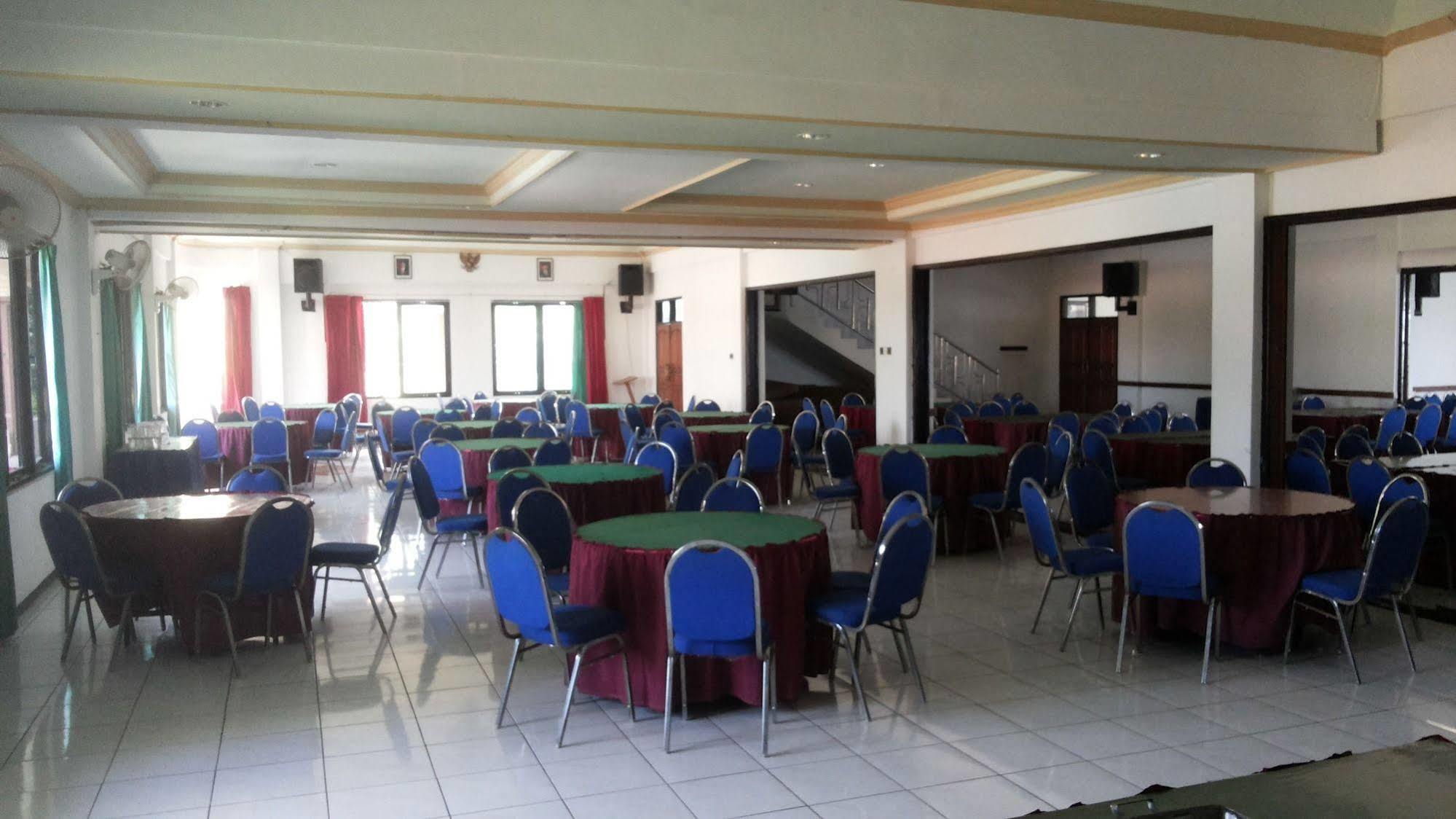 Hotel Surya Indah Batu Malang エクステリア 写真