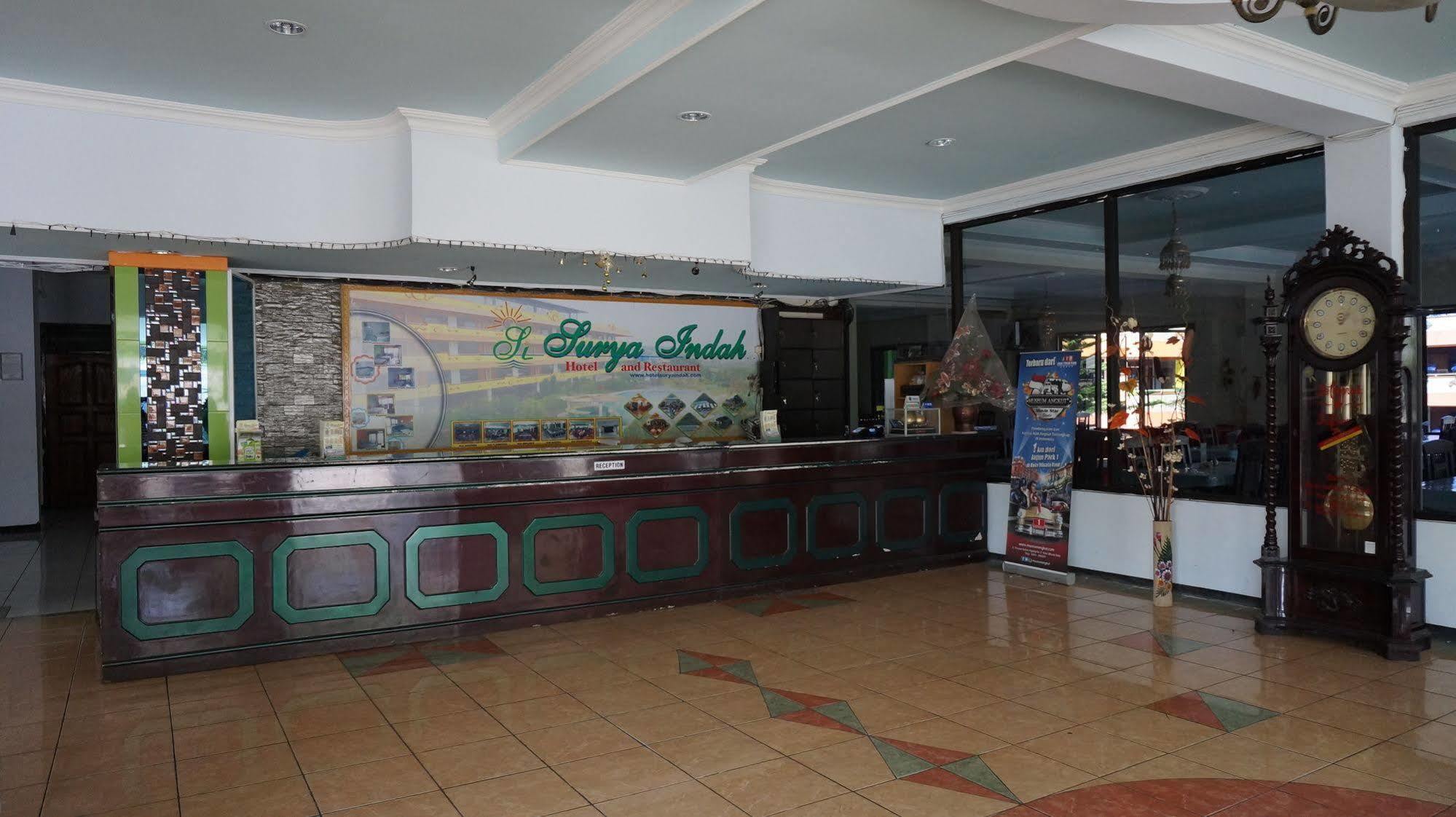 Hotel Surya Indah Batu Malang エクステリア 写真